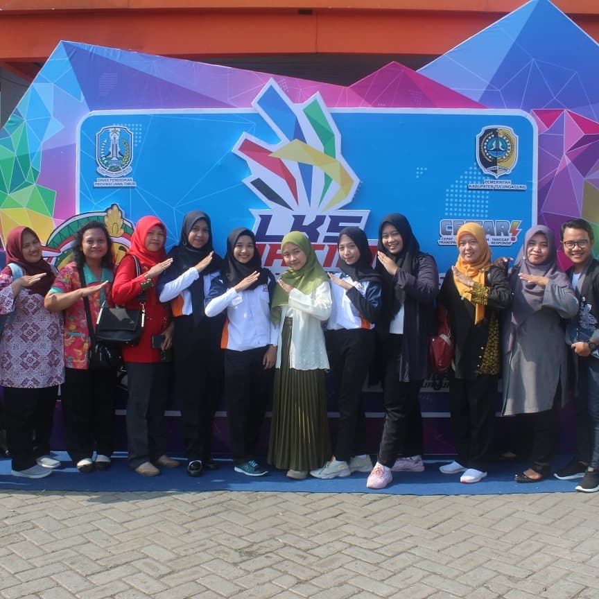 Siswa SMK Negeri 2 Bondowoso di LKS Provinsi Jawa Timur