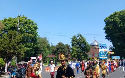 SMK NEGERI 2 BONDOWOSO TURUT MEMERIAHKAN PAWAI BUDAYA HUT KE-79 RI DAN HARJABO 205